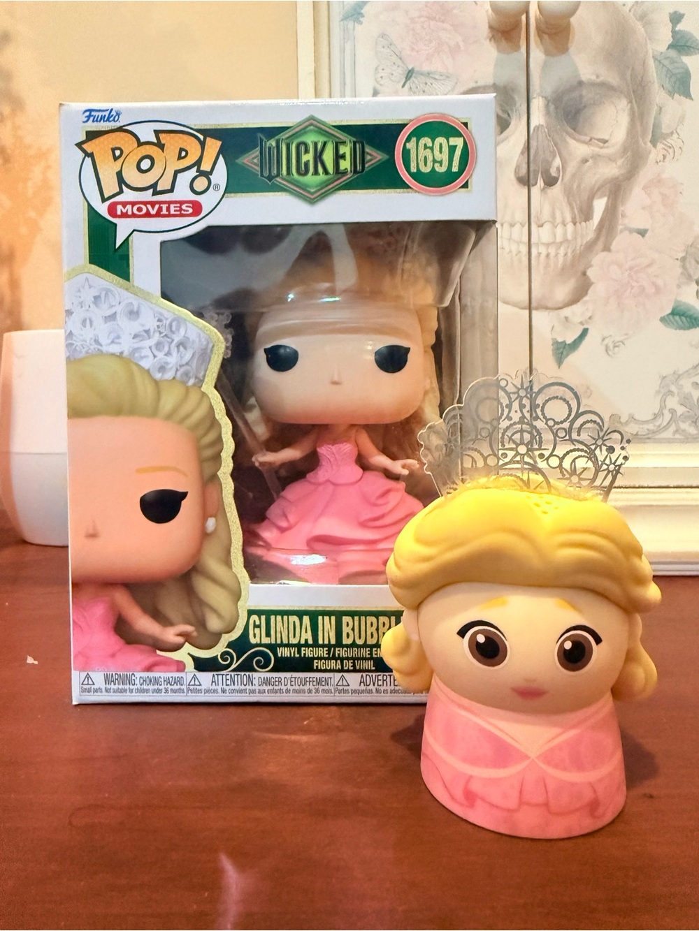 Funko Glinda Bubble Dress Figure  and Glinda mini speaker